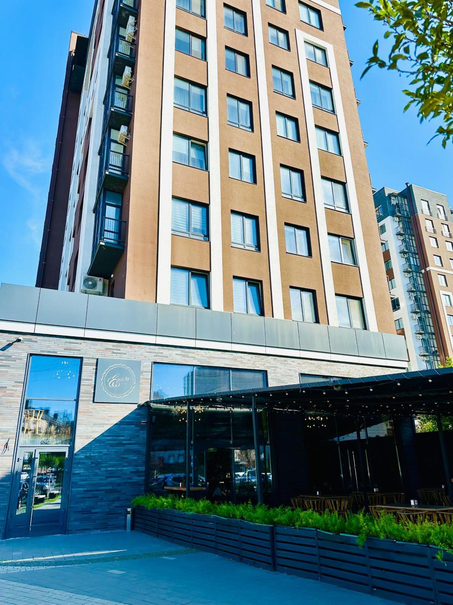 Comfortable Apartments With A Coffee Machine In The City Centre, Zlata Plaza Rivne Exterior photo